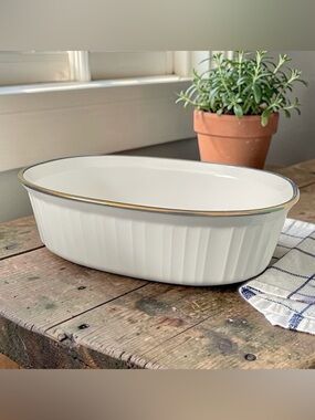 Corningware French White with Gold Rim 1.8L Casserole Dish